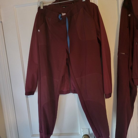 FIGS DISNEY LIMITED EDITION DISNEY BURGUNDY - Picture 12 of 13